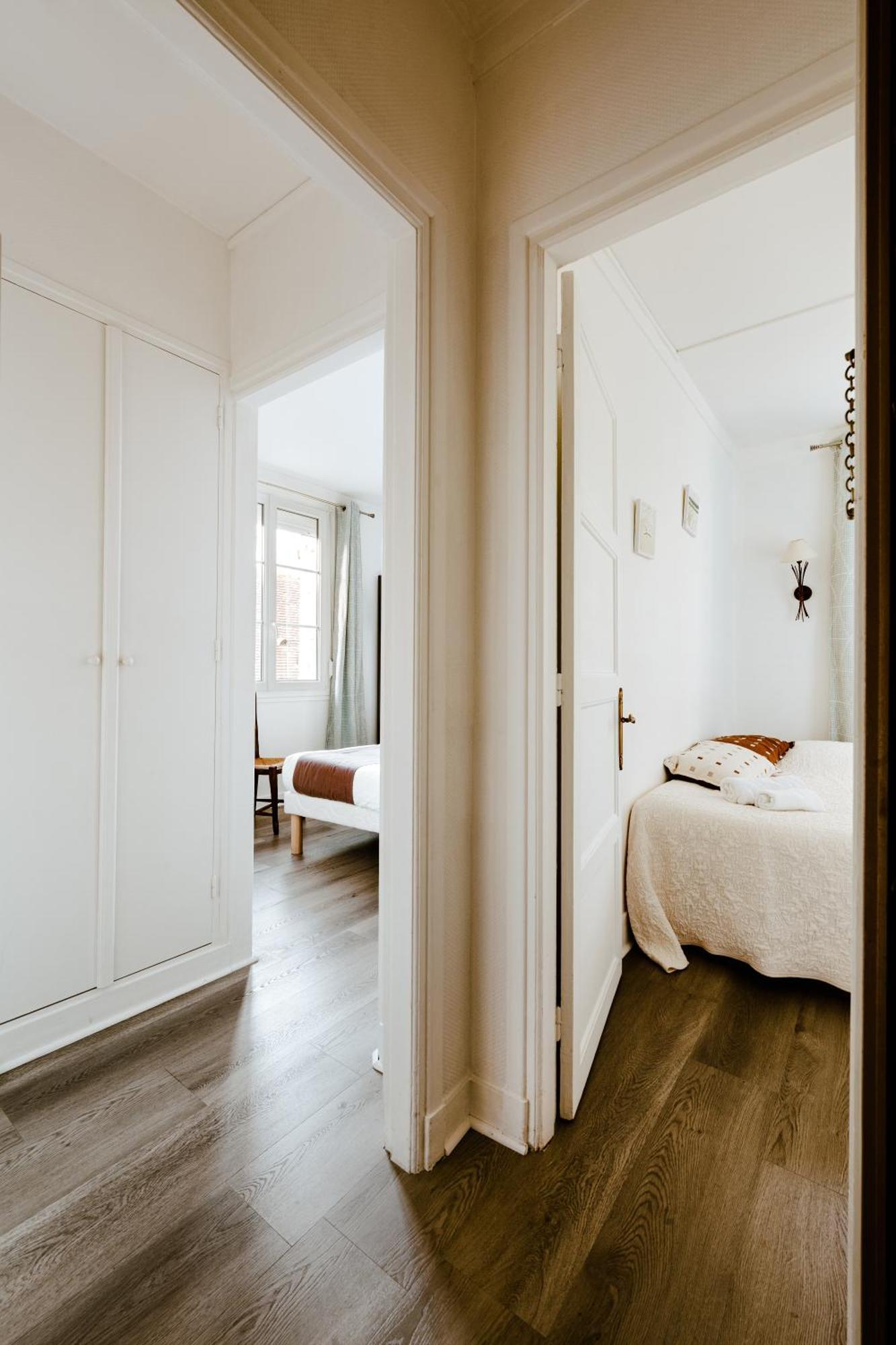 Logis Hotel Le Relais De La Poste Restaurant Le Fil Du Temps Thury-Harcourt-le-Hom Bagian luar foto