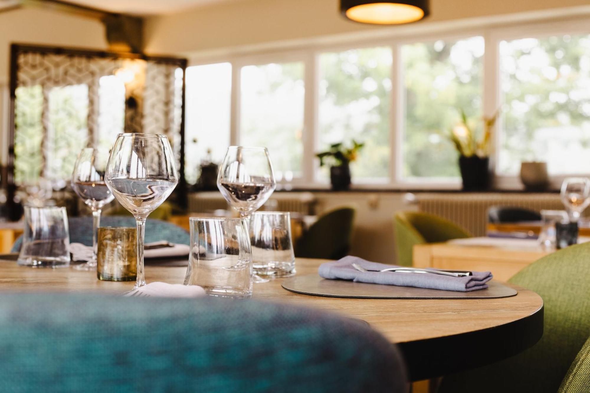 Logis Hotel Le Relais De La Poste Restaurant Le Fil Du Temps Thury-Harcourt-le-Hom Bagian luar foto