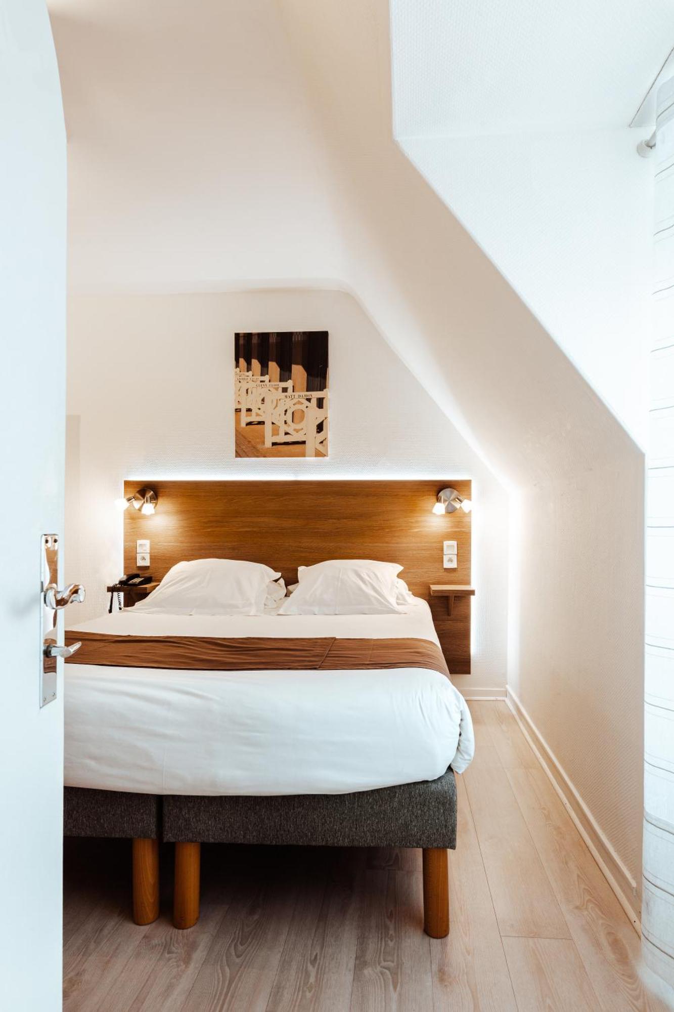 Logis Hotel Le Relais De La Poste Restaurant Le Fil Du Temps Thury-Harcourt-le-Hom Bagian luar foto