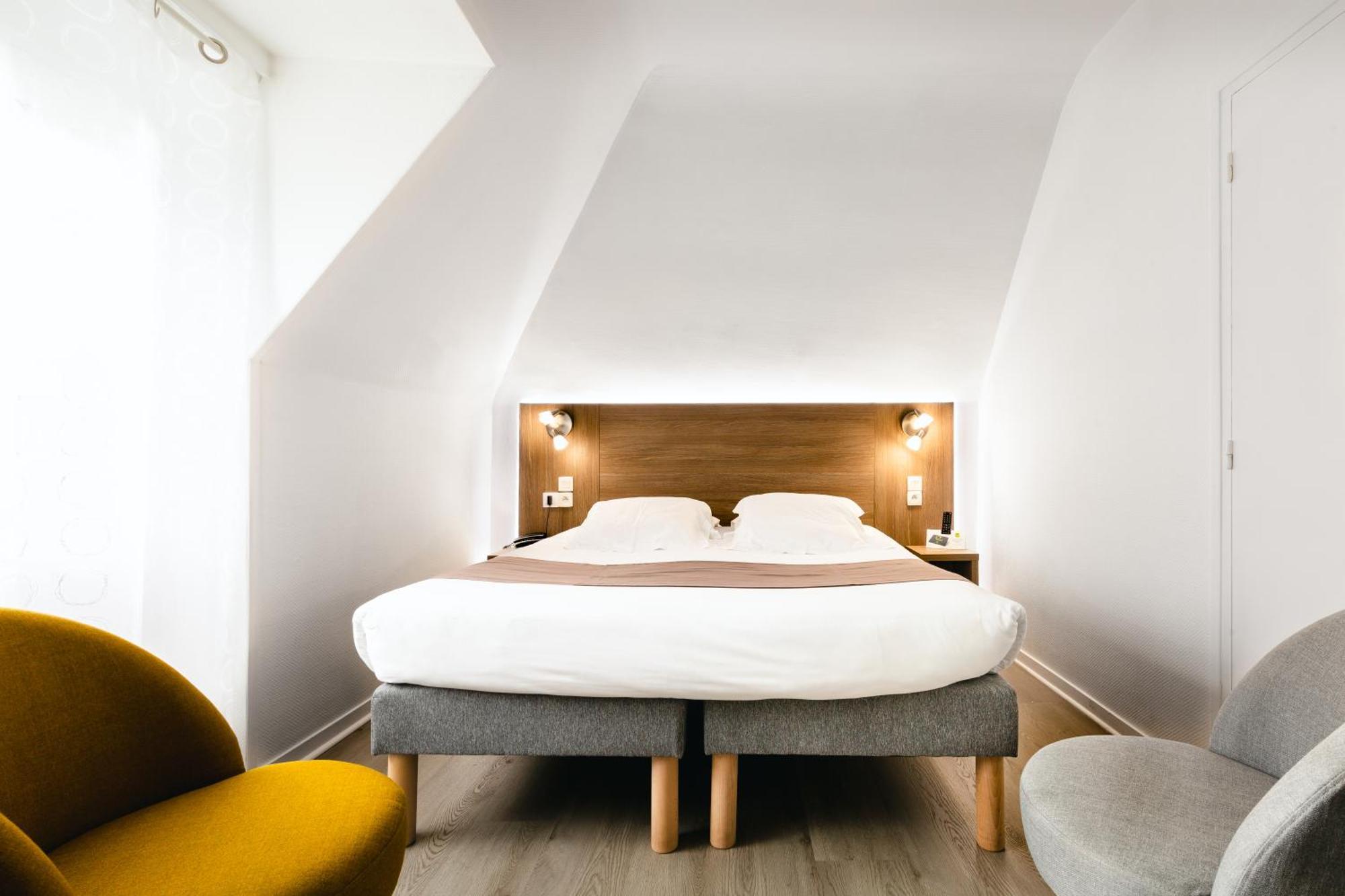 Logis Hotel Le Relais De La Poste Restaurant Le Fil Du Temps Thury-Harcourt-le-Hom Bagian luar foto