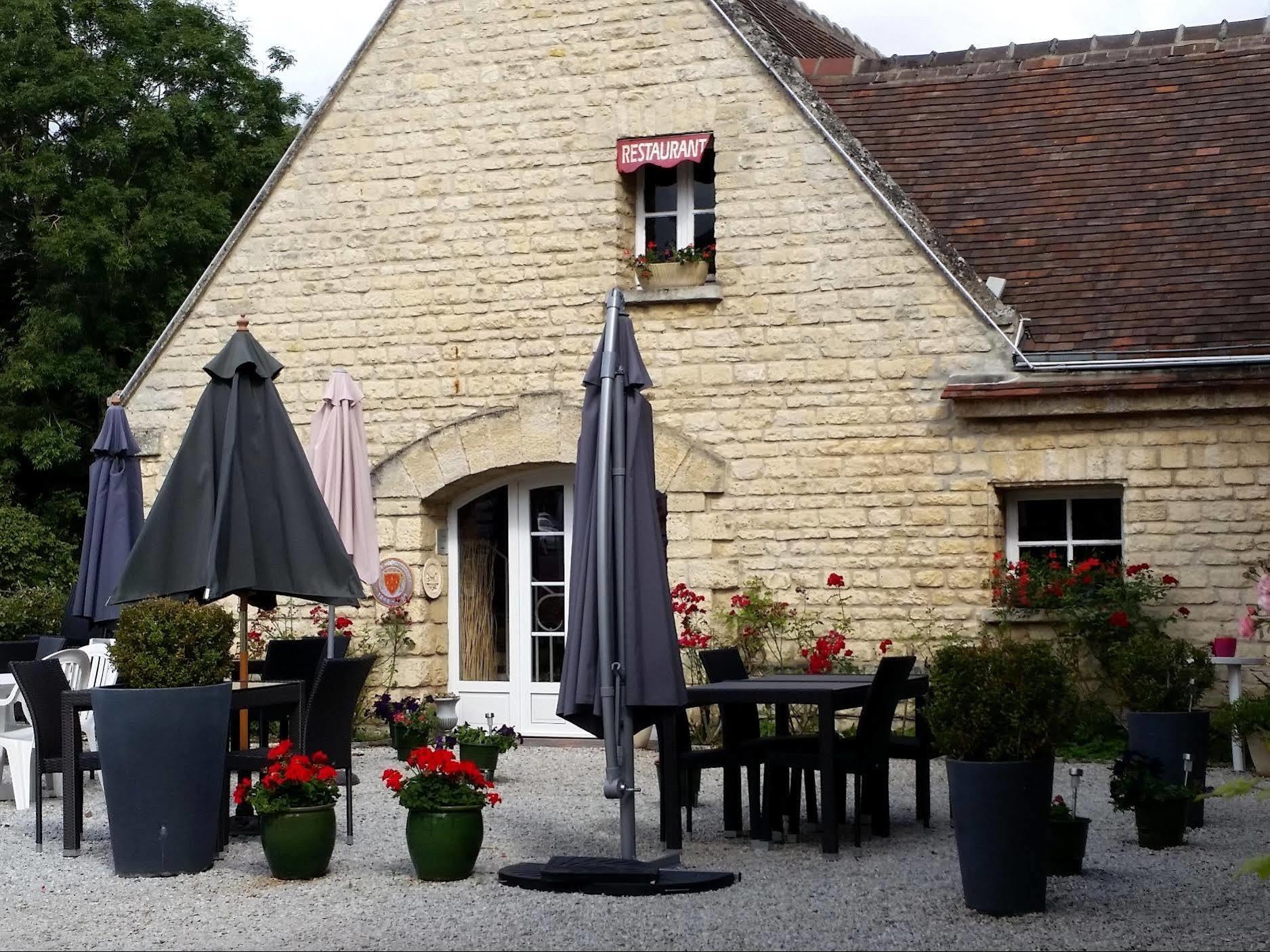 Logis Hotel Le Relais De La Poste Restaurant Le Fil Du Temps Thury-Harcourt-le-Hom Bagian luar foto
