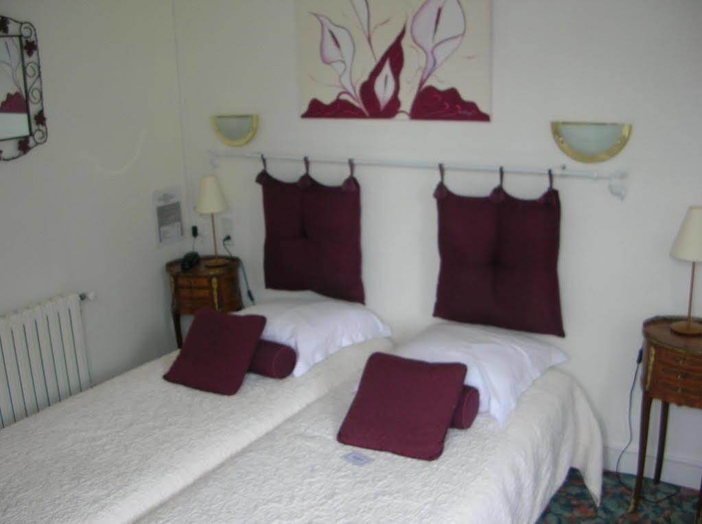 Logis Hotel Le Relais De La Poste Restaurant Le Fil Du Temps Thury-Harcourt-le-Hom Bagian luar foto
