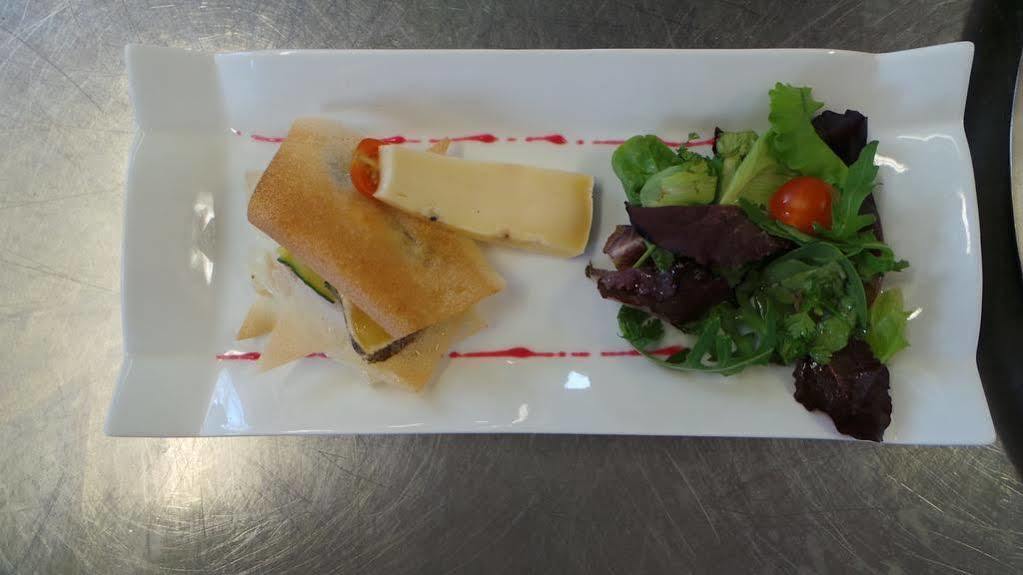Logis Hotel Le Relais De La Poste Restaurant Le Fil Du Temps Thury-Harcourt-le-Hom Bagian luar foto