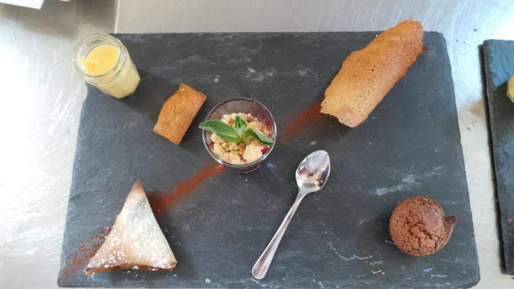 Logis Hotel Le Relais De La Poste Restaurant Le Fil Du Temps Thury-Harcourt-le-Hom Bagian luar foto